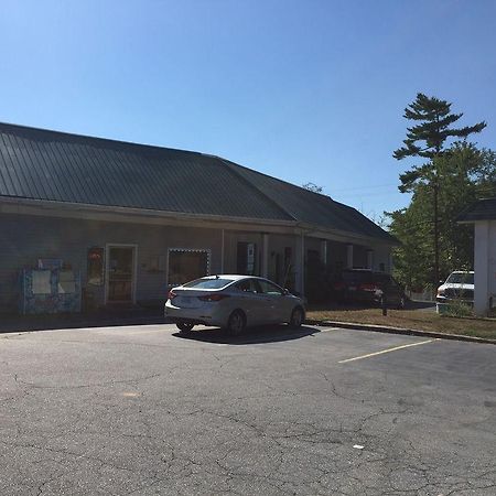Bonaire Motel Hendersonville Bagian luar foto
